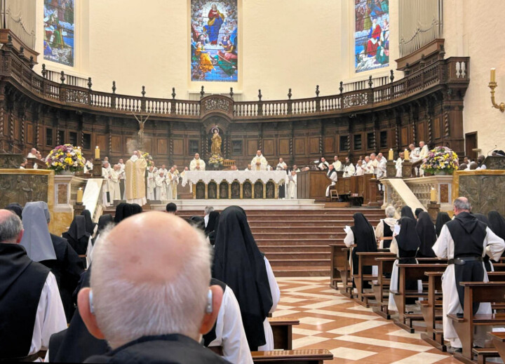 Viering van een H. Mis tijdens het Generaal Kapittel in Assisi.